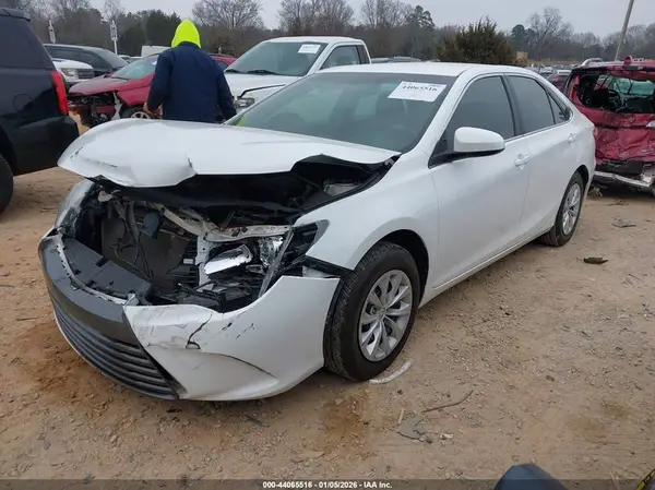 4T1BF1FK1HU746270 2017 TOYOTA CAMRY - Image 2