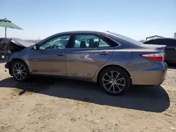 4T1BF1FK1HU749833 2017 TOYOTA CAMRY - Image 2