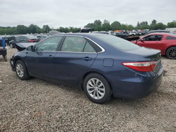 4T1BF1FK1HU755373 2017 TOYOTA CAMRY - Image 2