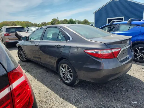 4T1BF1FK1HU760007 2017 TOYOTA CAMRY - Image 2