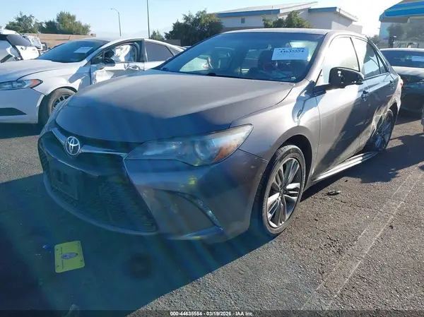 4T1BF1FK1HU760136 2017 TOYOTA CAMRY - Image 2