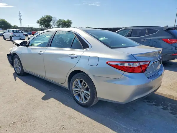 4T1BF1FK1HU763182 2017 TOYOTA CAMRY - Image 2