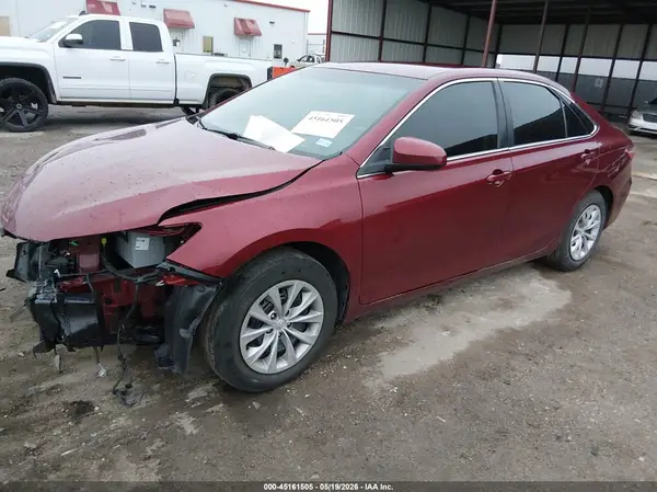 4T1BF1FK1HU763957 2017 TOYOTA CAMRY - Image 2