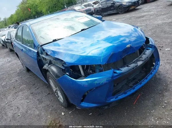 4T1BF1FK1HU765000 2017 TOYOTA CAMRY - Image 1