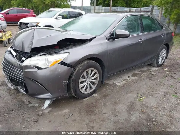 4T1BF1FK1HU765241 2017 TOYOTA CAMRY - Image 2