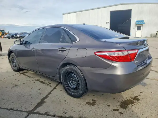 4T1BF1FK1HU765286 2017 TOYOTA CAMRY - Image 2
