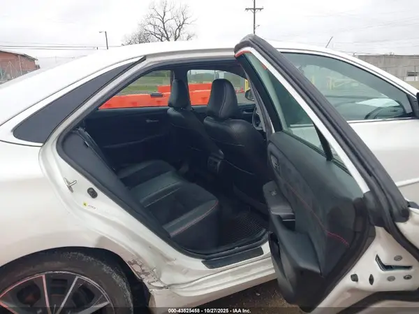 4T1BF1FK1HU765918 2017 TOYOTA CAMRY - Image 8