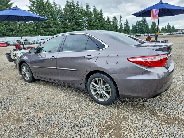 4T1BF1FK1HU767412 2017 TOYOTA CAMRY - Image 2