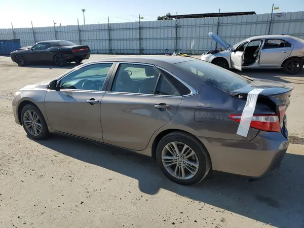 4T1BF1FK1HU767667 2017 TOYOTA CAMRY - Image 2