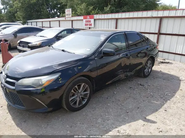 4T1BF1FK1HU771413 2017 TOYOTA CAMRY - Image 2
