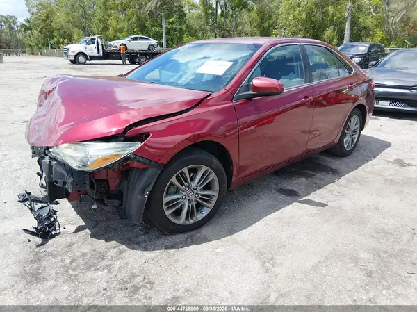 4T1BF1FK1HU772352 2017 TOYOTA CAMRY - Image 2