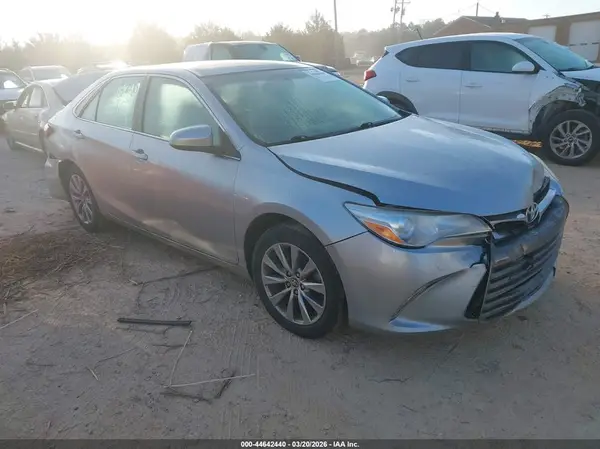 4T1BF1FK1HU781150 2017 TOYOTA CAMRY - Image 1
