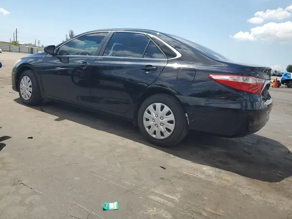 4T1BF1FK1HU781648 2017 TOYOTA CAMRY - Image 2