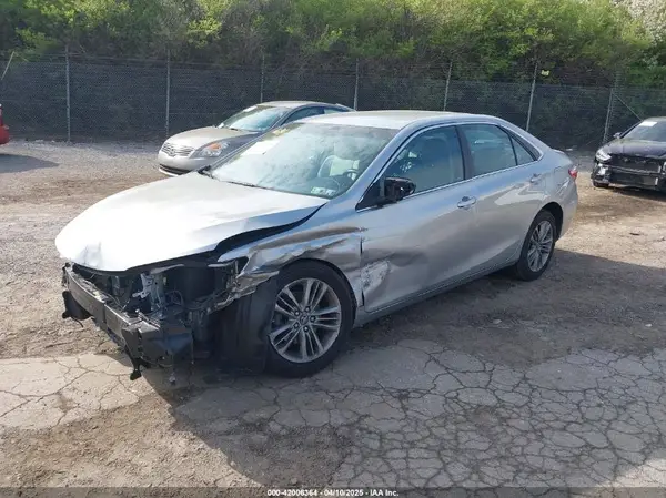 4T1BF1FK1HU783044 2017 TOYOTA CAMRY - Image 2