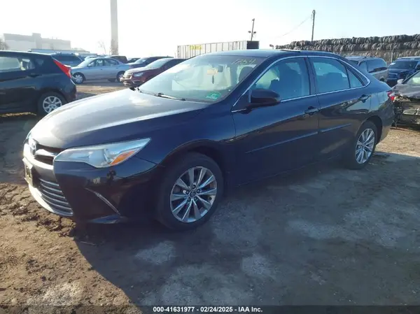 4T1BF1FK1HU783870 2017 TOYOTA CAMRY - Image 2