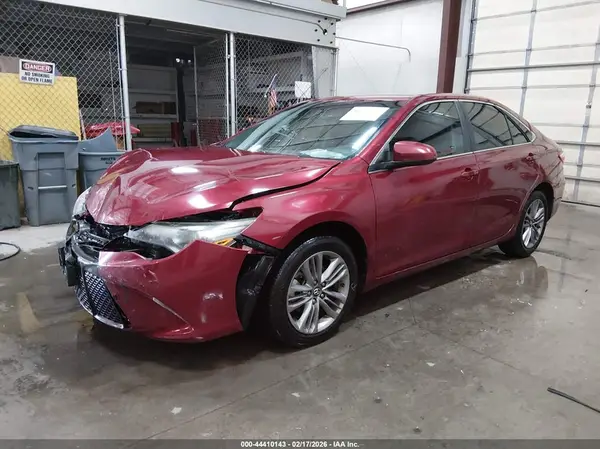 4T1BF1FK1HU783948 2017 TOYOTA CAMRY - Image 2