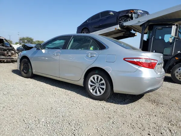 4T1BF1FK1HU785778 2017 TOYOTA CAMRY - Image 2