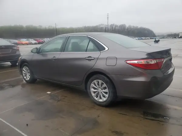 4T1BF1FK1HU786526 2017 TOYOTA CAMRY - Image 2