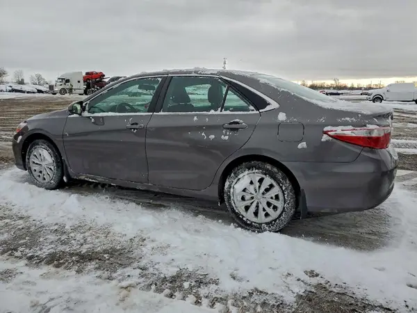 4T1BF1FK1HU787143 2017 TOYOTA CAMRY - Image 2