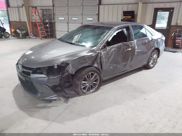 4T1BF1FK1HU790656 2017 TOYOTA CAMRY - Image 2