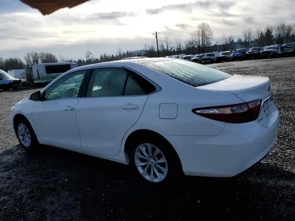 4T1BF1FK1HU795887 2017 TOYOTA CAMRY - Image 2