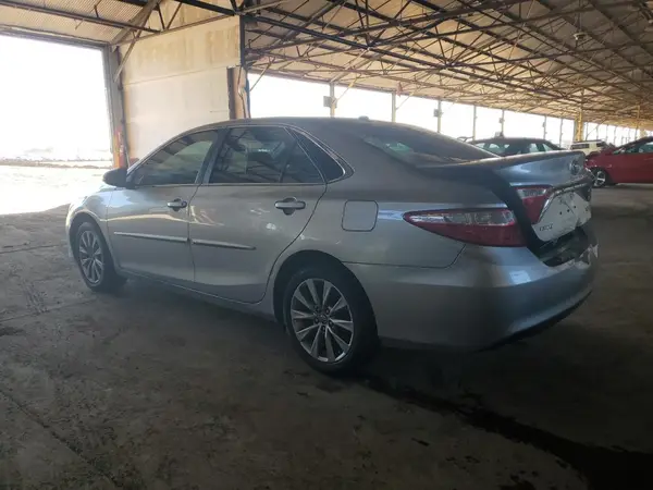 4T1BF1FK1HU797915 2017 TOYOTA CAMRY - Image 2