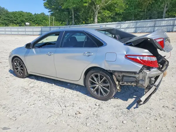 4T1BF1FK1HU798014 2017 TOYOTA CAMRY - Image 2