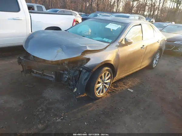4T1BF1FK1HU798935 2017 TOYOTA CAMRY - Image 2