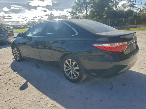 4T1BF1FK1HU800053 2017 TOYOTA CAMRY - Image 2