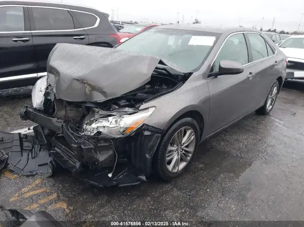 4T1BF1FK1HU800697 2017 TOYOTA CAMRY - Image 2