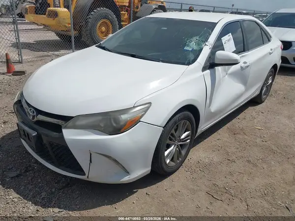 4T1BF1FK1HU800909 2017 TOYOTA CAMRY - Image 2