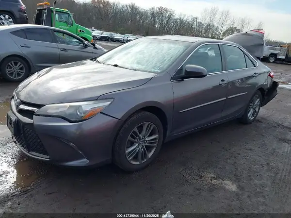 4T1BF1FK1HU803549 2017 TOYOTA CAMRY - Image 2