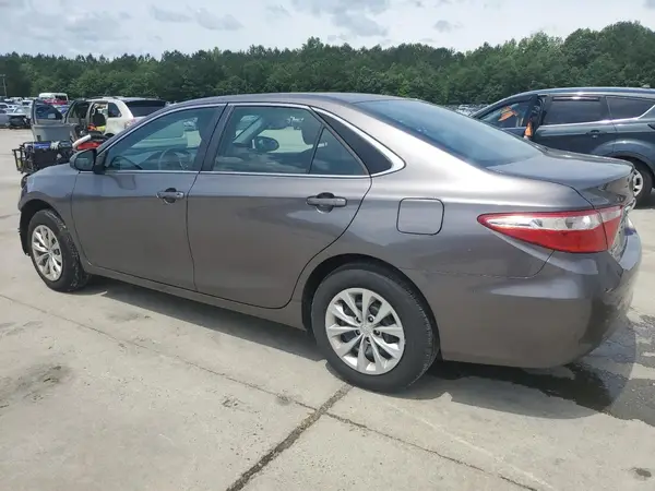 4T1BF1FK1HU804183 2017 TOYOTA CAMRY - Image 2
