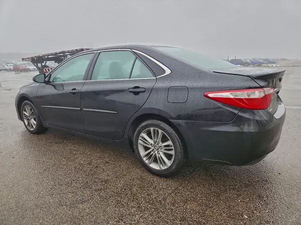 4T1BF1FK1HU805169 2017 TOYOTA CAMRY - Image 2