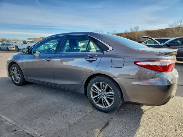 4T1BF1FK1HU805673 2017 TOYOTA CAMRY - Image 2