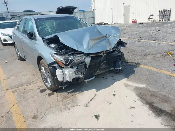 4T1BF1FK1HU806662 2017 TOYOTA CAMRY - Image 1