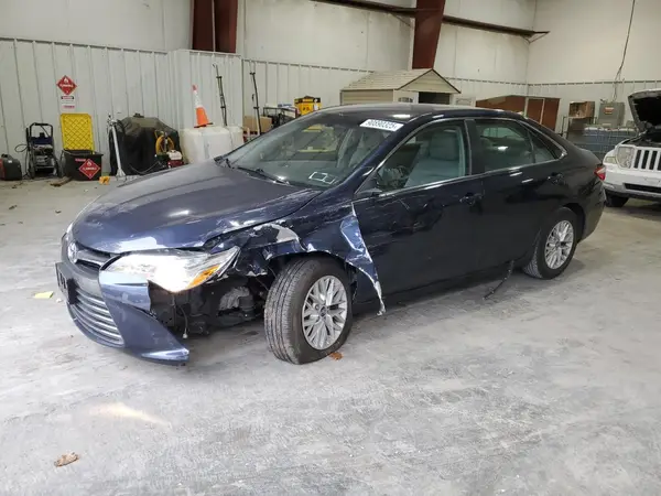 4T1BF1FK1HU807438 2017 TOYOTA CAMRY - Image 1
