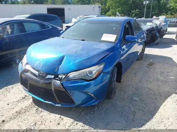 4T1BF1FK1HU807617 2017 TOYOTA CAMRY - Image 2