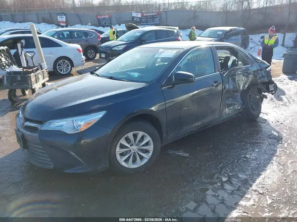4T1BF1FK1HU807956 2017 TOYOTA CAMRY - Image 2