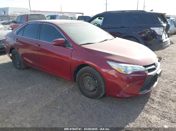 4T1BF1FK1HU811750 2017 TOYOTA CAMRY - Image 1