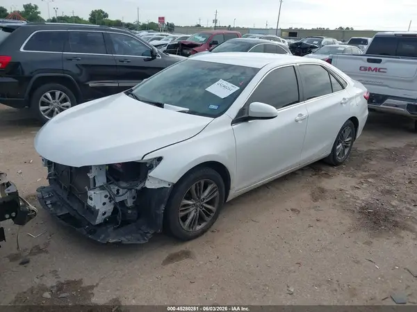 4T1BF1FK1HU812428 2017 TOYOTA CAMRY - Image 2