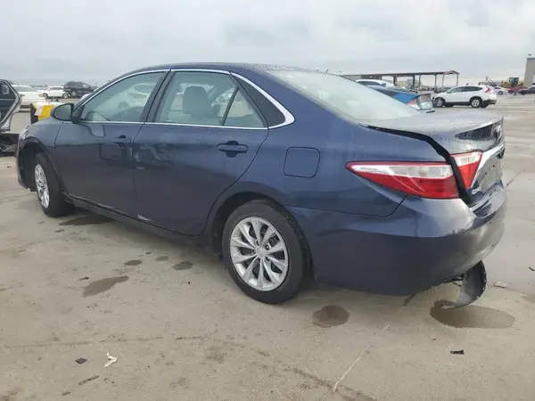 4T1BF1FK1HU812462 2017 TOYOTA CAMRY - Image 2