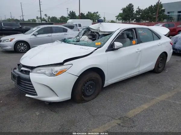 4T1BF1FK1HU814342 2017 TOYOTA CAMRY - Image 2