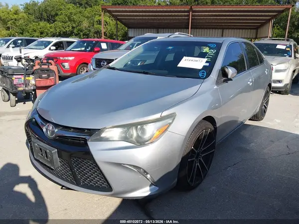 4T1BF1FK2GU117728 2016 TOYOTA CAMRY - Image 2