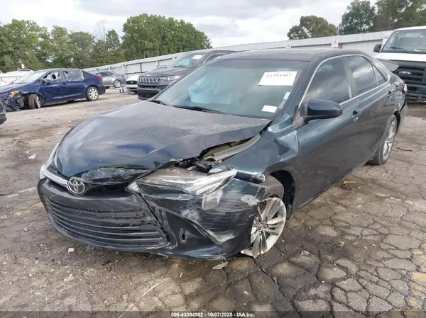 4T1BF1FK2GU118278 2016 TOYOTA CAMRY - Image 2