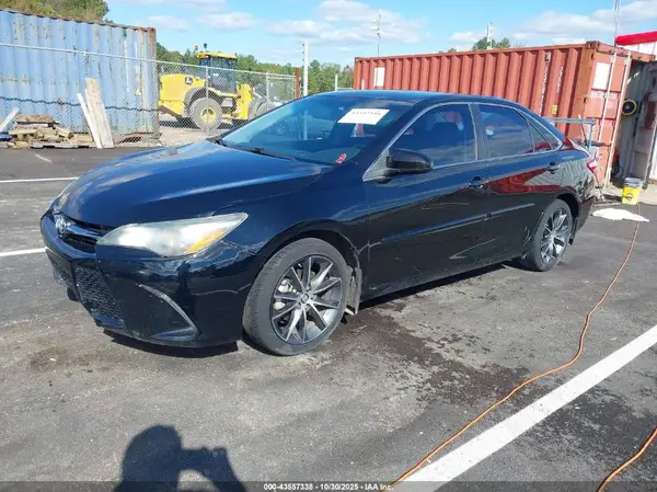 4T1BF1FK2GU118796 2016 TOYOTA CAMRY - Image 2
