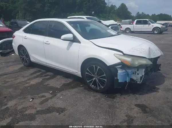 4T1BF1FK2GU121245 2016 TOYOTA CAMRY - Image 1