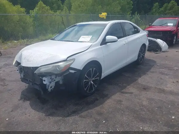 4T1BF1FK2GU121245 2016 TOYOTA CAMRY - Image 2