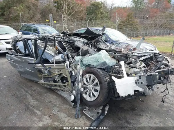 4T1BF1FK2GU121956 2016 TOYOTA CAMRY - Image 1
