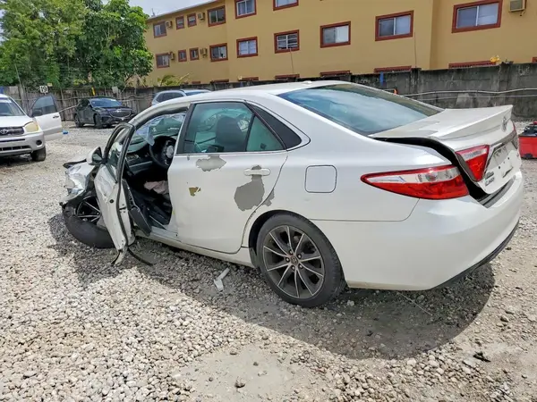 4T1BF1FK2GU122072 2016 TOYOTA CAMRY - Image 2